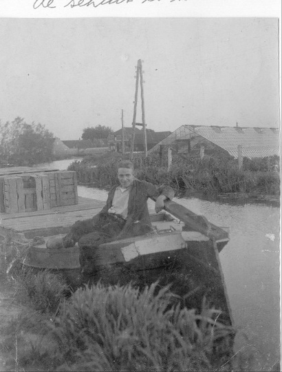 Marinus Eijgenraam (1913) op de Lookwatering te Den Hoorn